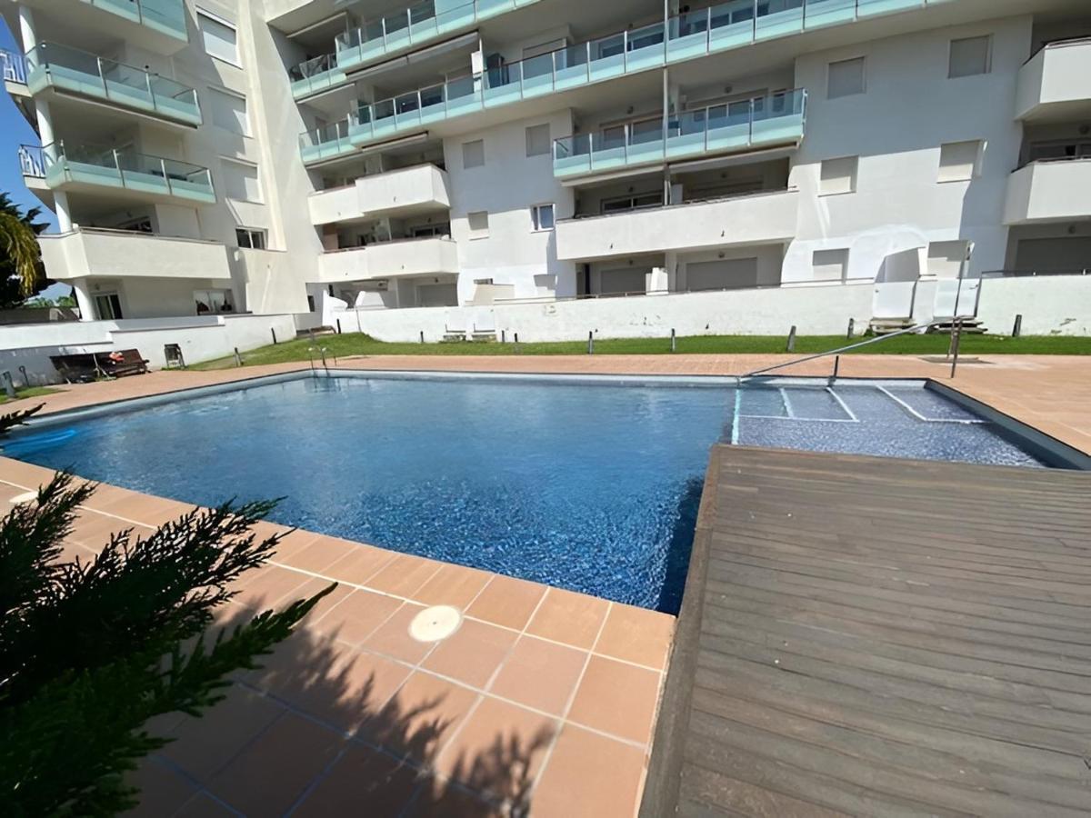Superbe Appartement Renove, Residence Avec Piscine Roses Exterior foto